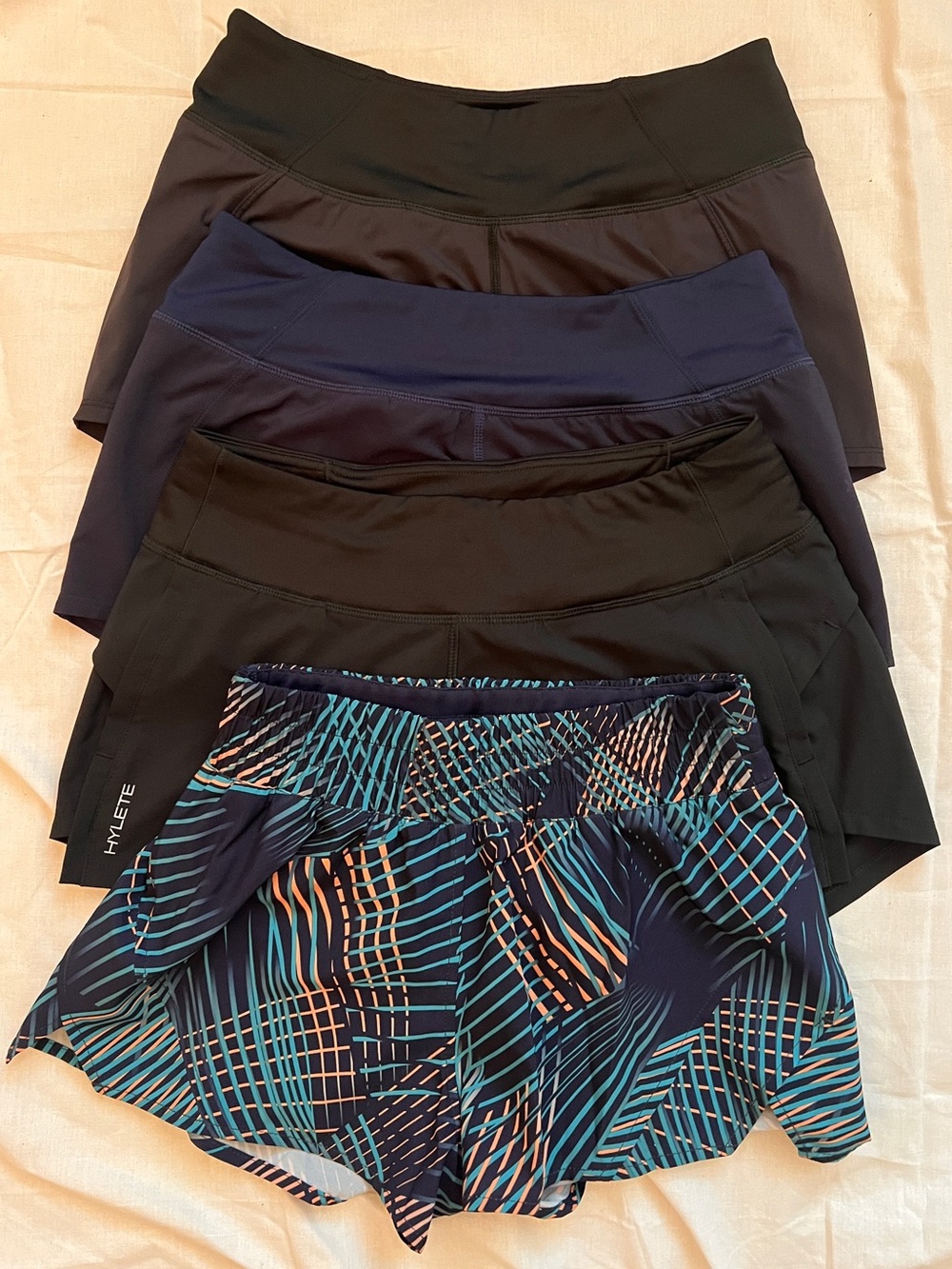 4 pr Hylete Black, Navy, Teal Print Women's Active Run Shorts Bundle size XS